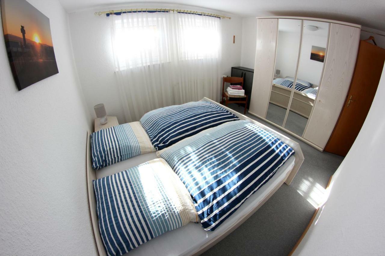 Ruhige und gemütliche Ferienwohnung in Calden Exterior foto